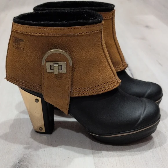 Sorel Women's Black and Tan Heeled Boots - Picture 3 of 10